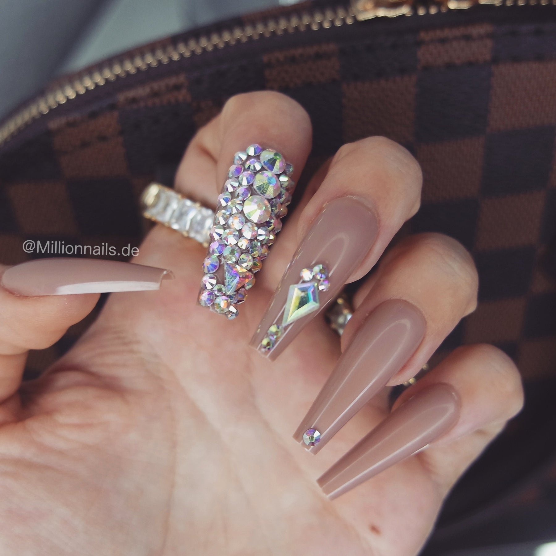 Abu Dhabi Nails - Millionnails