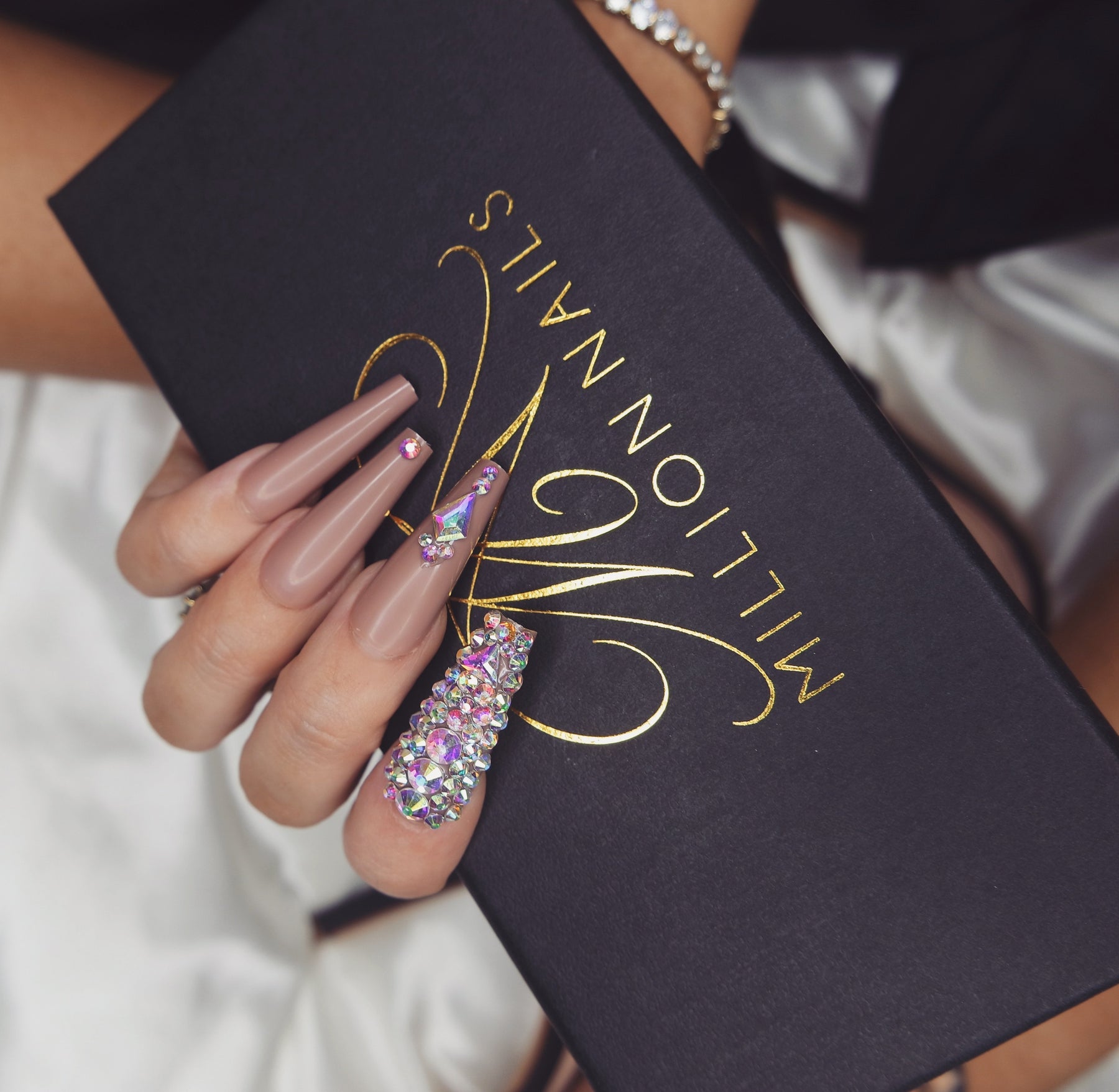 Abu Dhabi Nails - Millionnails